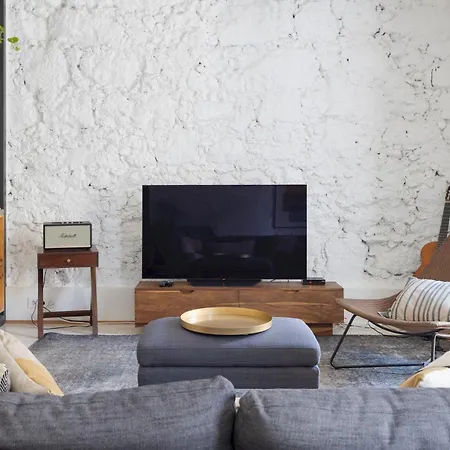 Lejlighed Architectural Gem In Bica Ii Lisboa