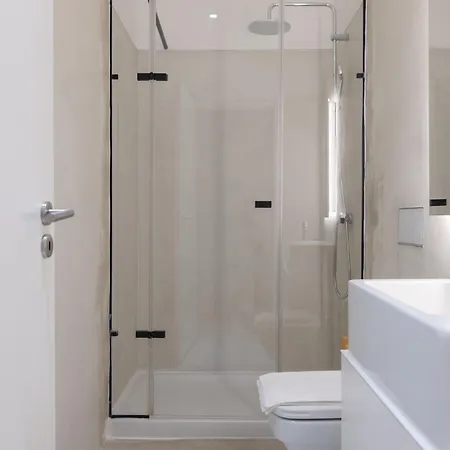 Architectural Gem In Bica Ii Lisboa