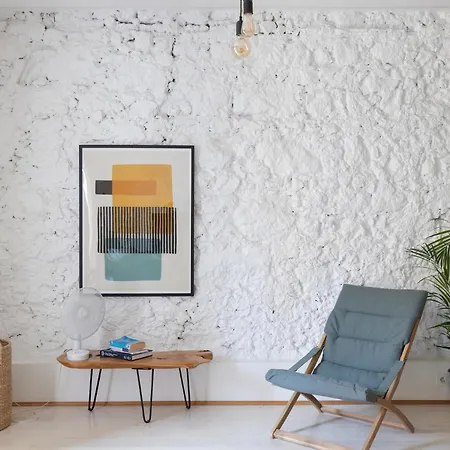 Architectural Gem In Bica Ii דירה *